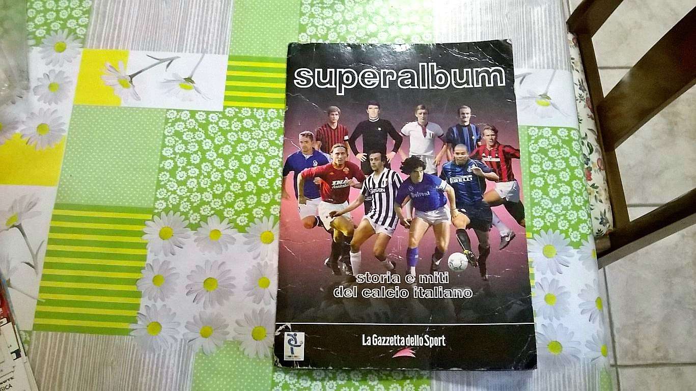Album calcio Superalbum Gazzetta dello Sport anni 80 completo    